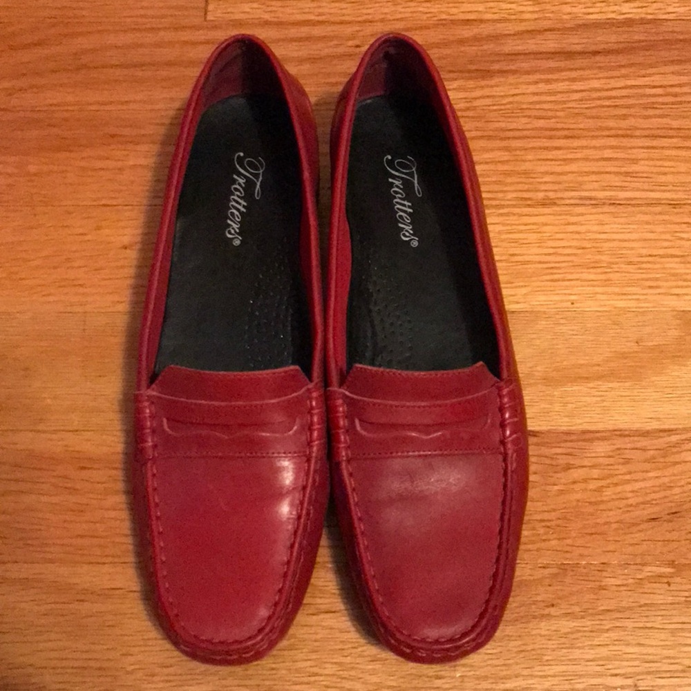 Trotters Women's Red Loafers